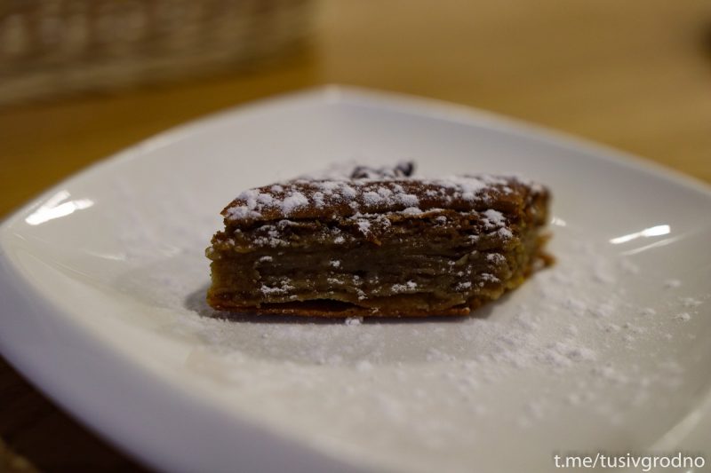 Узбекскі плоў і фермерская мяса для шаурмы. На Дзяржынскага адкрылася новае кафэ «Кінза»