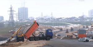 Без верхнего слоя асфальта, но с освещением: дорогу от Озерского шоссе до Заболоти откроют совсем скоро Без верхнего слоя асфальта, но с освещением: дорогу от Озерского шоссе до Заболоти откроют совсем скоро