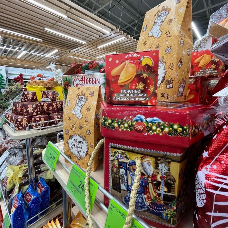 Телефонная будка в Triniti, кофейня в стиле Гарри Поттера и бокалы на Советской. Как Гродно приготовился к Новому году