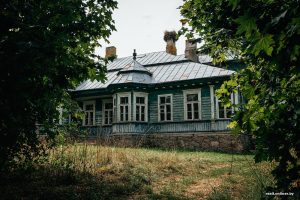 В Порозово за $10 тысяч продают старинную усадьбу. Там точно стоит побывать Порозово