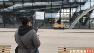 "Брузги" остается самым популярным пунктом пропуска у легковых автомобилей На платформе автовокзала в Белостоке. Фото: Hrodna.life