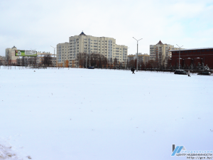 На Курчатова продают большой участок. Раньше там хотели построить торговый центр