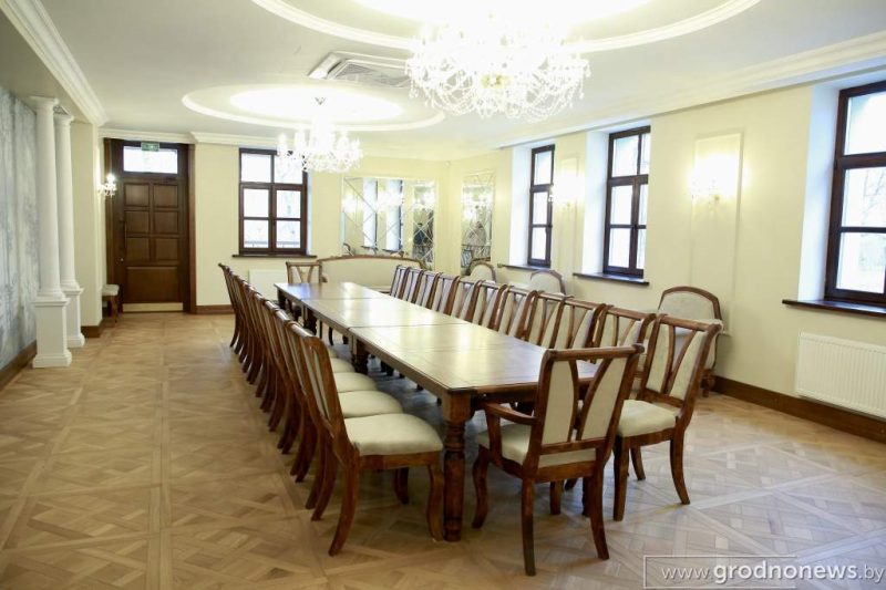 Дворец в Святске готовят к открытию: как выглядит отремонтированное здание