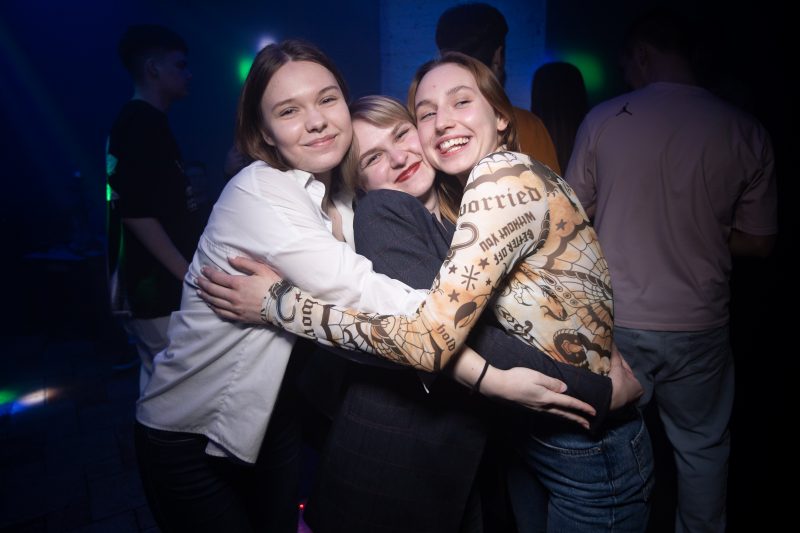 Девушки в HIP BAR