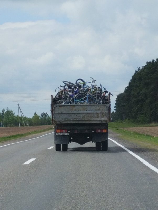 Велосипеды в грузовике