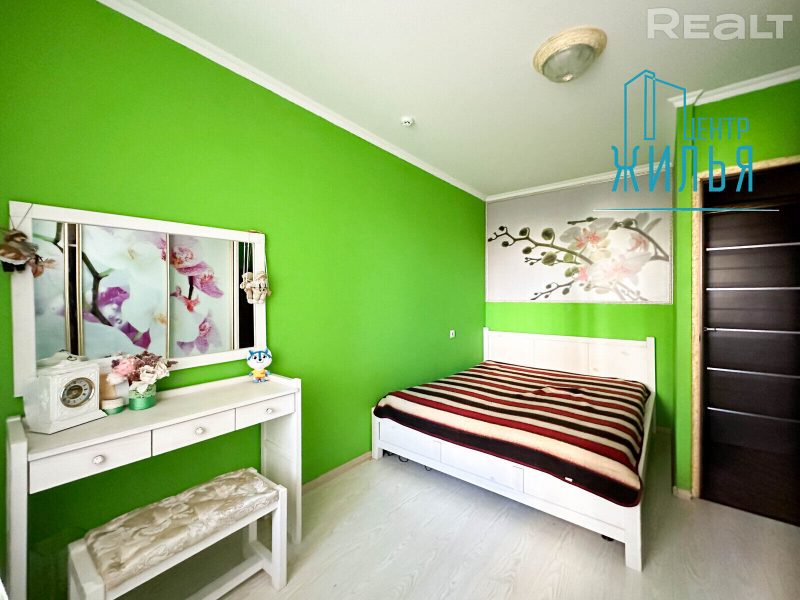 Зеленая комната в квартире на Южной