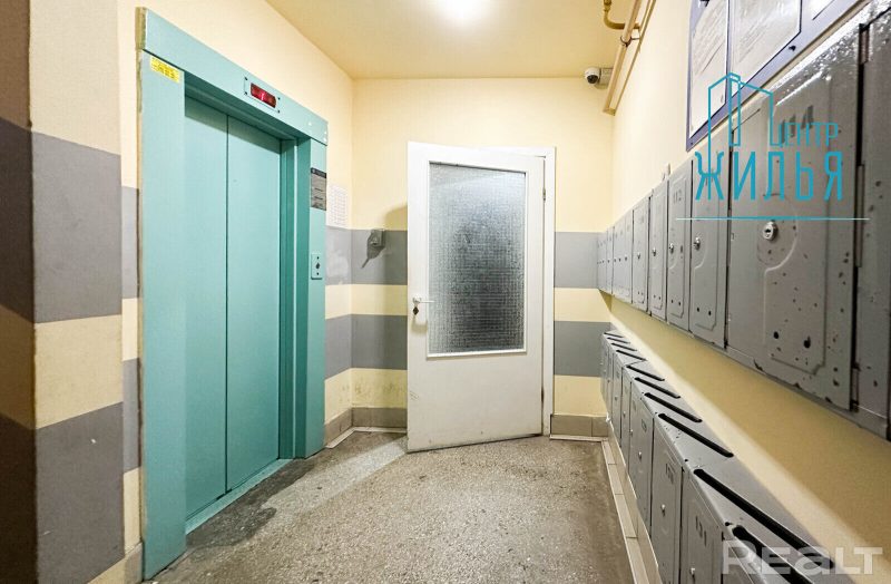 Подъезд в квартире на Южной