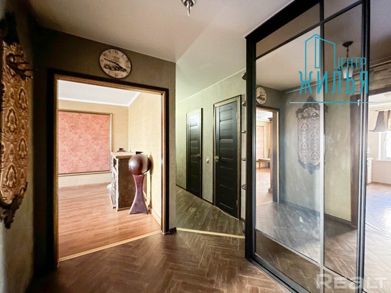 Еще прихожая в квартире на Южной