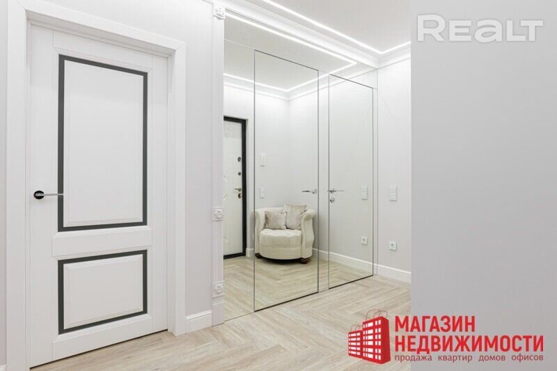 Шкаф в квартире на Суворова