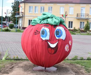 Пчёлы, танки, Мойдодыр. День семьи в Гродно отметили парадом колясок Ивьевский помидор
