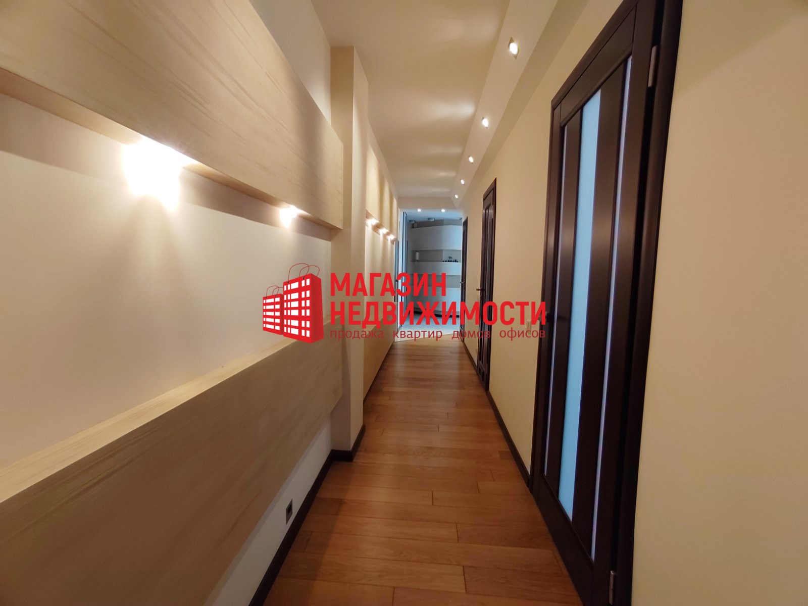 Коридор в квартире на Вишневце