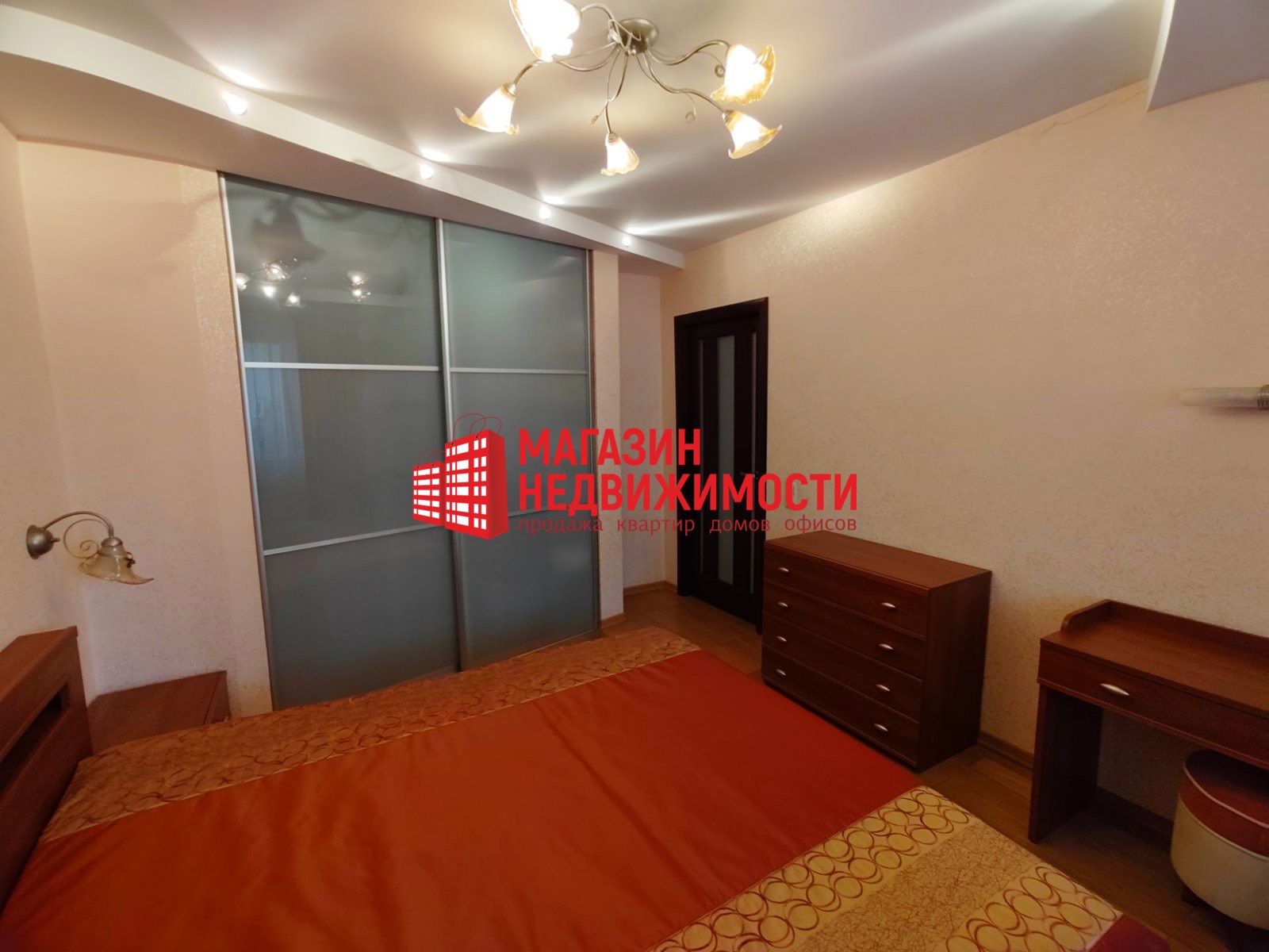 Спальня в квартире на Вишневце