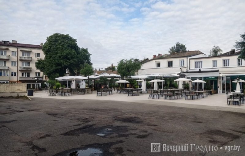 Вместо чиновников - тусовщики. В бывшей администрации Ленинского района появится дворик с кафе