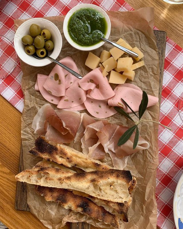 У Гродне адкрылі бістро з рымскай пінсай