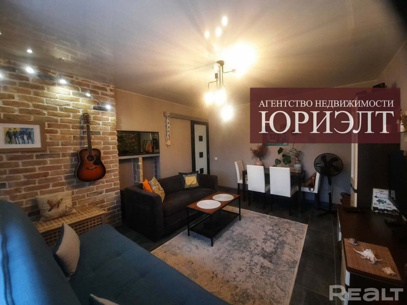 Недвижимость недели: на Девятовке продается квартира с “прекрасной энергетикой” и аквариумом Зал в квартире на Девятовке