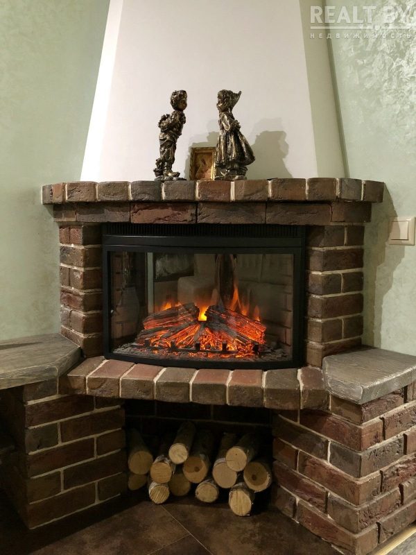 Камин в квартире на Томина