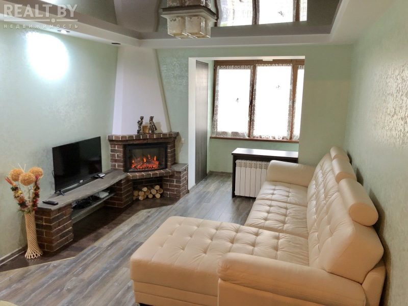 Недвижимость недели: купить однушку с нишей для кровати и камином Квартира на Томина. Фото: realt.by