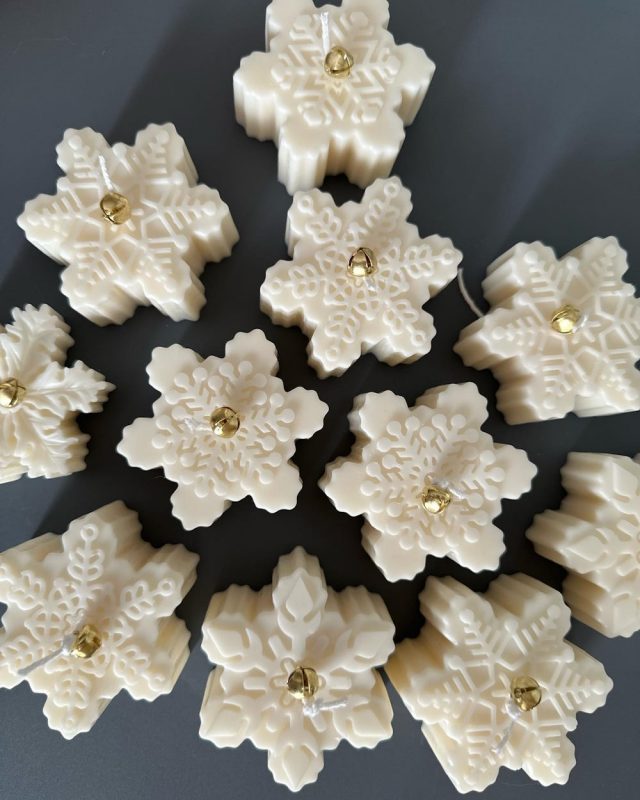 Из кокосового воска, с деревянным фитилем и разными ароматами. Какие handmade-свечи продают гродненки в Instagram