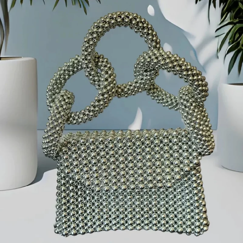 Сумки, броши и подвески: какие аксессуары из бусин и бисера продают гродненки в Instagram