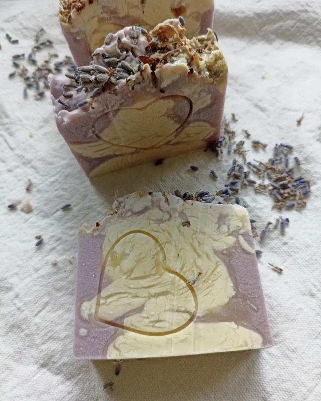 Для массажа, из натуральных масел или в форме драконов: какое handmade-мыло продают гродненки в Instagram