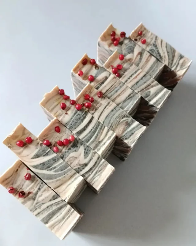 Для массажа, из натуральных масел или в форме драконов: какое handmade-мыло продают гродненки в Instagram