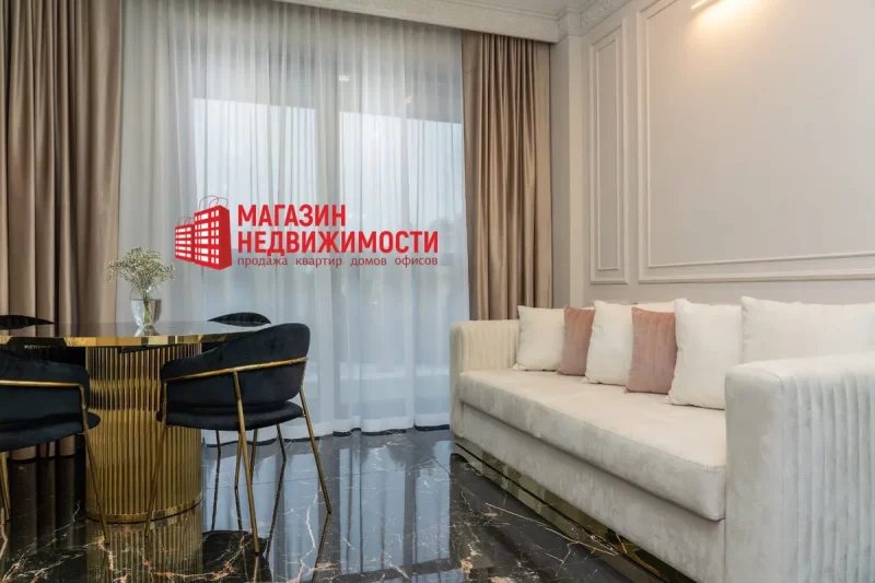 Зал в квартире на Титова.