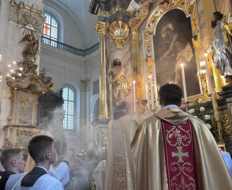 Отреставрированный алтарь Фарного костела в Гродно. Фото: Максимилиан Пик, пресс-служба Гродненской диоцезии