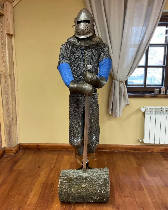 Новая зала ў музеі Лідскага замка "Цiкавыя рэчы Сярэднявечча"