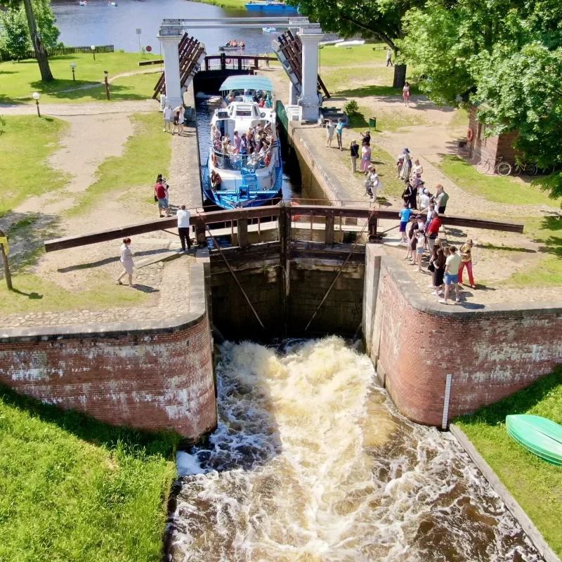 На Августовском канале открыли сезон-2024: уже можно кататься на теплоходе Теплоход Неман на Августовском канале