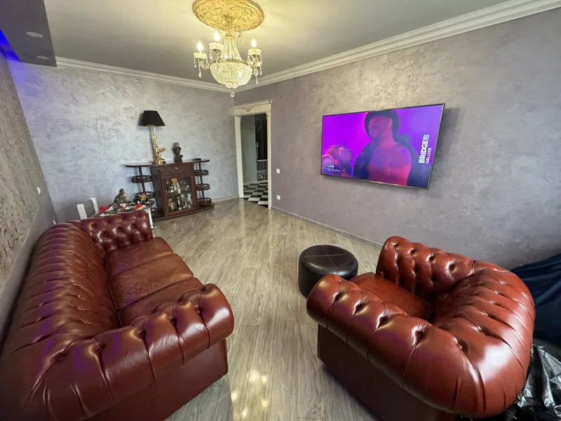 Зал в квартире на Огинского