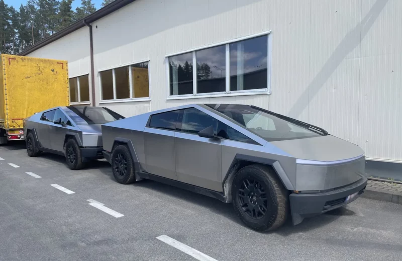 На литовско-белорусской границе задержали два Tesla Cybertruck: подозревают, что их везли в Россию Конфискованные на литовско-белорусской границе Tesla Cybertruck