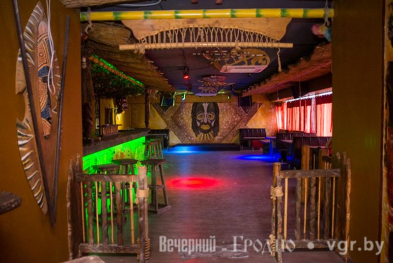 Бывший диско-бар с "африканским" интерьером в Гродно продают со скидкой 70%