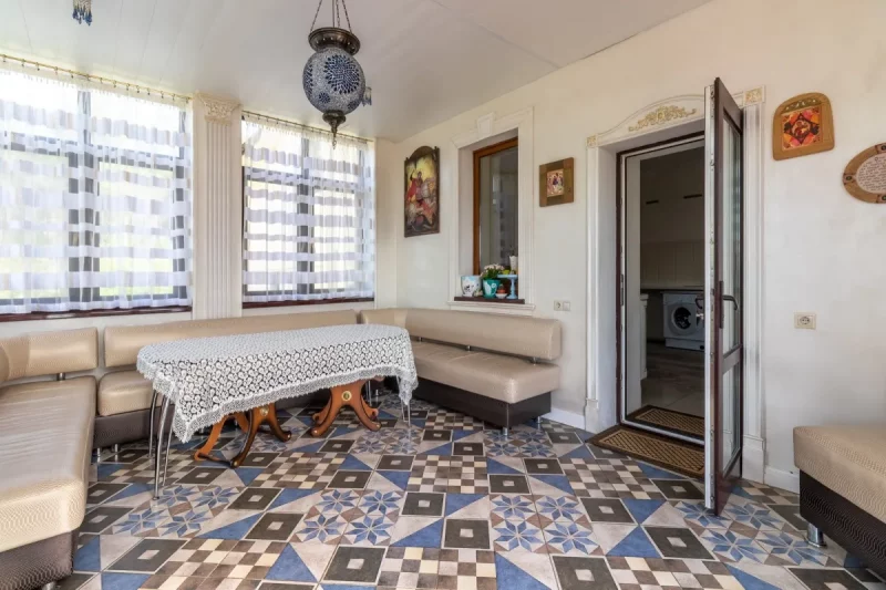 Пад Гроднам прадаюць дом за $500 000: паглядзіце на гэты палац