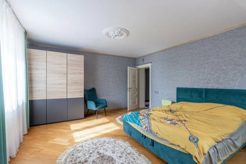 Пад Гроднам прадаюць дом за $500 000: паглядзіце на гэты палац