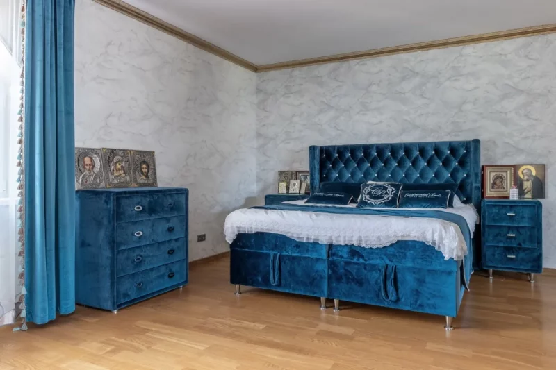 Пад Гроднам прадаюць дом за $500 000: паглядзіце на гэты палац