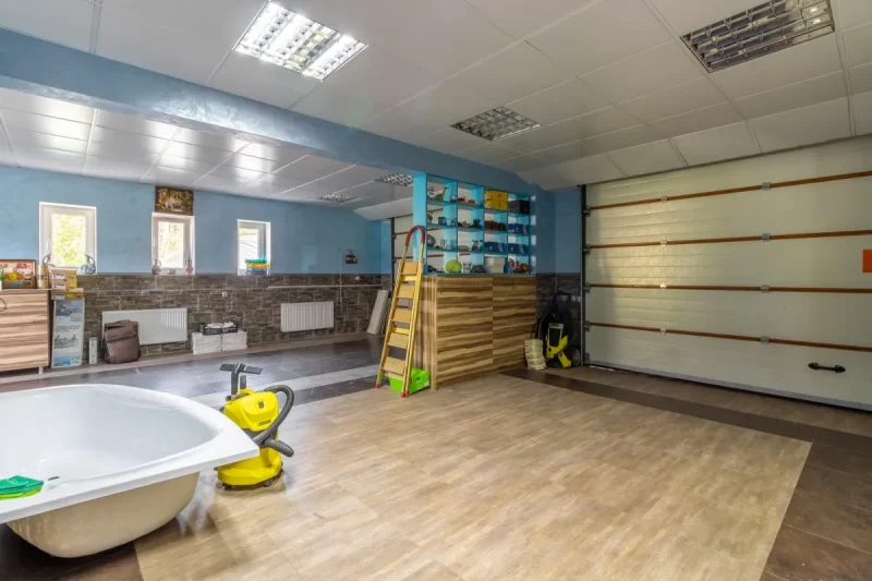 Пад Гроднам прадаюць дом за $500 000: паглядзіце на гэты палац