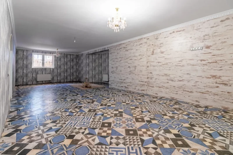 Пад Гроднам прадаюць дом за $500 000: паглядзіце на гэты палац