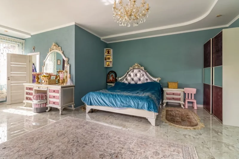 Пад Гроднам прадаюць дом за $500 000: паглядзіце на гэты палац