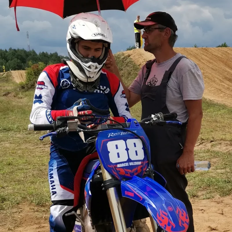 Пад Гроднам лёталі матацыклы: Кубак Беларусі па мотакросе прайшоў у Караліно