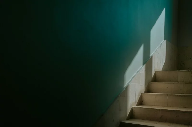 Гродненка пожаловалась в милицию на неизвестных в подъезде - те просто прятались от грозы