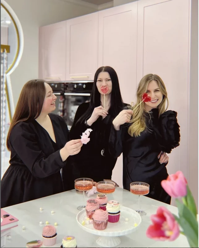 Научиться экологично выражать свои эмоции, приготовить моти и станцевать K-pop: какие кружки для взрослых есть в Гродно 