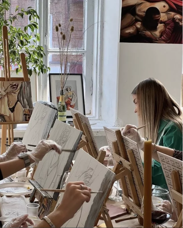 Научиться экологично выражать свои эмоции, приготовить моти и станцевать K-pop: какие кружки для взрослых есть в Гродно 