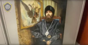 В Беларуси задержали адептов движения «Царская империя» из России. Но гродненский протоиерей все равно обвинил Украину Портрет Леонида Власова - лидера движения "Русская православная церковь - Царская империя". Скриншот видео Следственного комитета