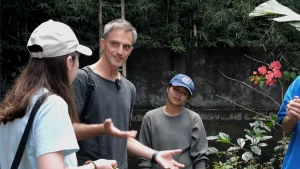Гродненец рассказал, как строит собственную кофе-империю и планирует передавать знания баристам всего мира Виталий Фильманович на плантации кофе в Индонезии. Фото: probusiness.io