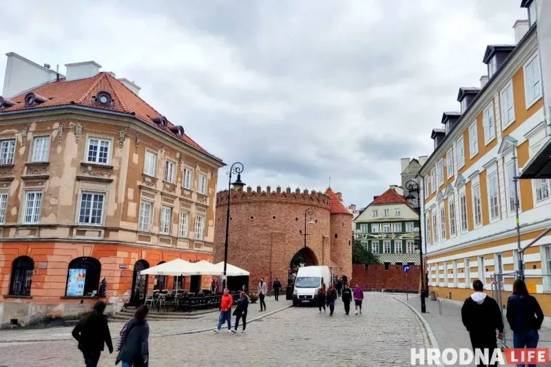 Школа Ожешко и дом, где прятался Витовт. Топ-7 старинных домов Варшавы, которые стоит увидеть белорусам Исторический центр Варшавы. Фото: Hrodna.life