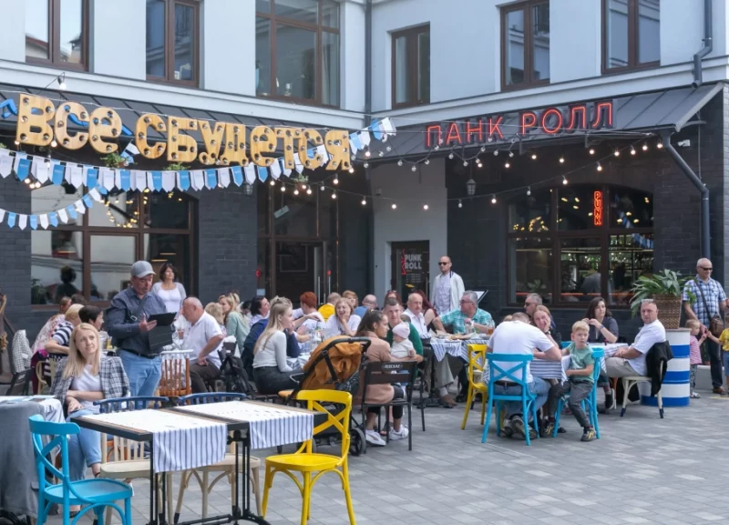 «Глазу не за что зацепиться». Спросили у дизайнера, что не так с интерьерами гродненских заведений Иллюстративное фото заведения "Одесса-мама" в Гродно. Фото: odessamama.by