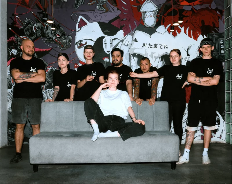 Владельцы кафе в Гродно борются с хитрецами, которые манипулируют скидками Сотрудники ресторана суши Punk Roll в Гродно. Фото из с Instagram заведения