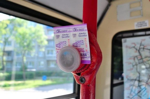 Талончик в компостере - иллюстративное фото. Фото: "Вечерний Гродно"