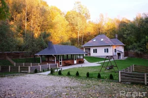 В Гродненской области значительно сократилось количество агроусадеб. Антилидеры - Вороновский и Дятловский районы Иллюстративное фото агроусадьбы в Гродно. Источник: Realt.by