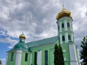 Троицкая церковь в Слониме после перекраски